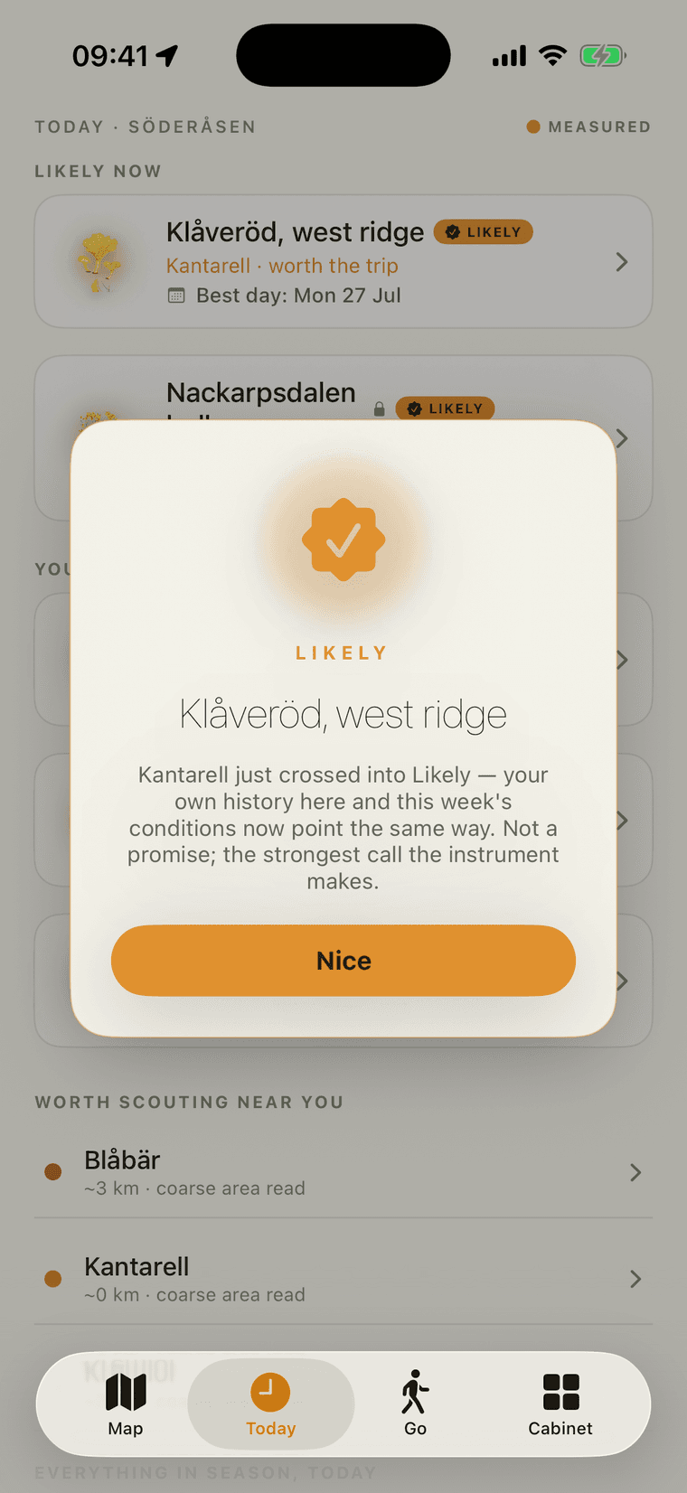 A card announcing that Klåveröd west ridge has crossed into Likely for kantarell, explaining that the forager's own history there and this week's conditions now point the same way, described as the strongest call it makes.